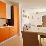 La Casalinda - In Zona Residenziale A E Con Veranda Privata *