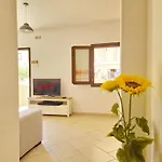 La Casalinda - In Zona Residenziale A E Con Veranda Privata Σπίτι διακοπών Orosei