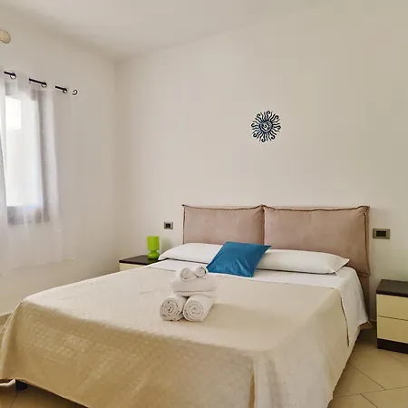 La Casalinda - In Zona Residenziale A E Con Veranda Privata * Orosei