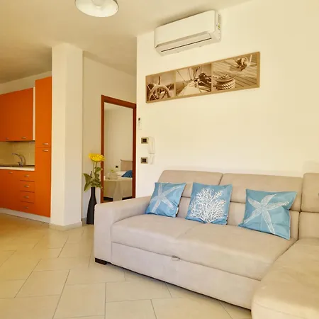 펜션 La Casalinda - In Zona Residenziale A E Con Veranda Privata