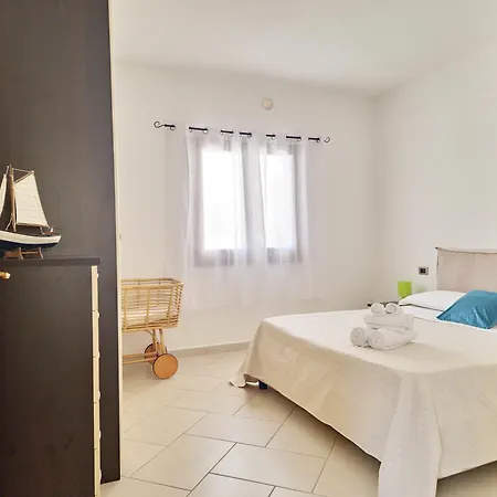 La Casalinda - In Zona Residenziale A E Con Veranda Privata Ferienhaus