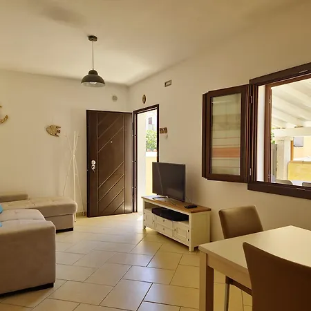 La Casalinda - In Zona Residenziale A E Con Veranda Privata