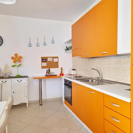 La Casalinda - In Zona Residenziale A E Con Veranda Privata 오로세