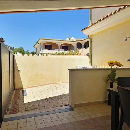 La Casalinda - In Zona Residenziale A E Con Veranda Privata 펜션