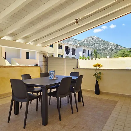 La Casalinda - In Zona Residenziale A E Con Veranda Privata Ferienhaus