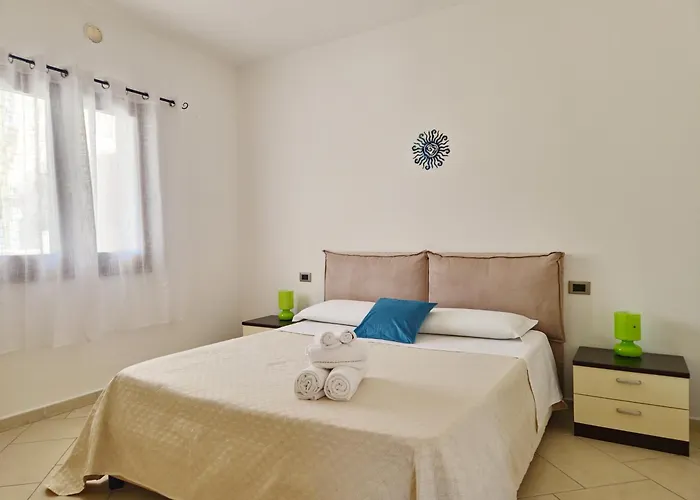 La Casalinda - In Zona Residenziale A E Con Veranda Privata * オロゼーイ