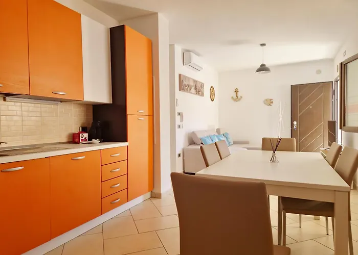 La Casalinda - In Zona Residenziale A E Con Veranda Privata *