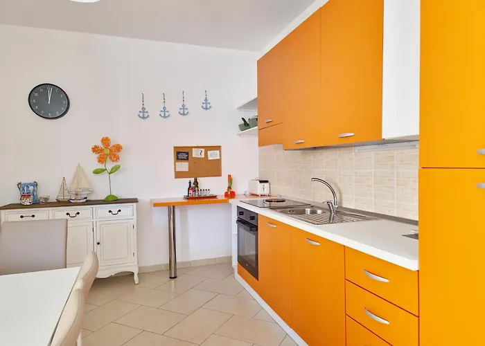 La Casalinda - In Zona Residenziale A E Con Veranda Privata オロゼーイ