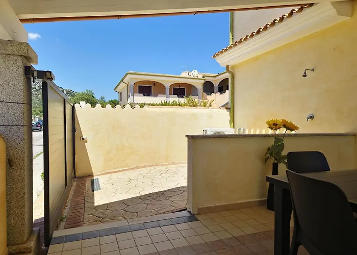 La Casalinda - In Zona Residenziale A E Con Veranda Privata 別荘